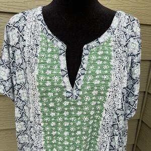 LUCKY BRAND women’s size 2X short sleeve V-neck tunic, green